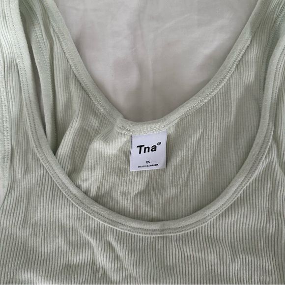 Aritzia TNA Crop Top - Picture 2 of 2